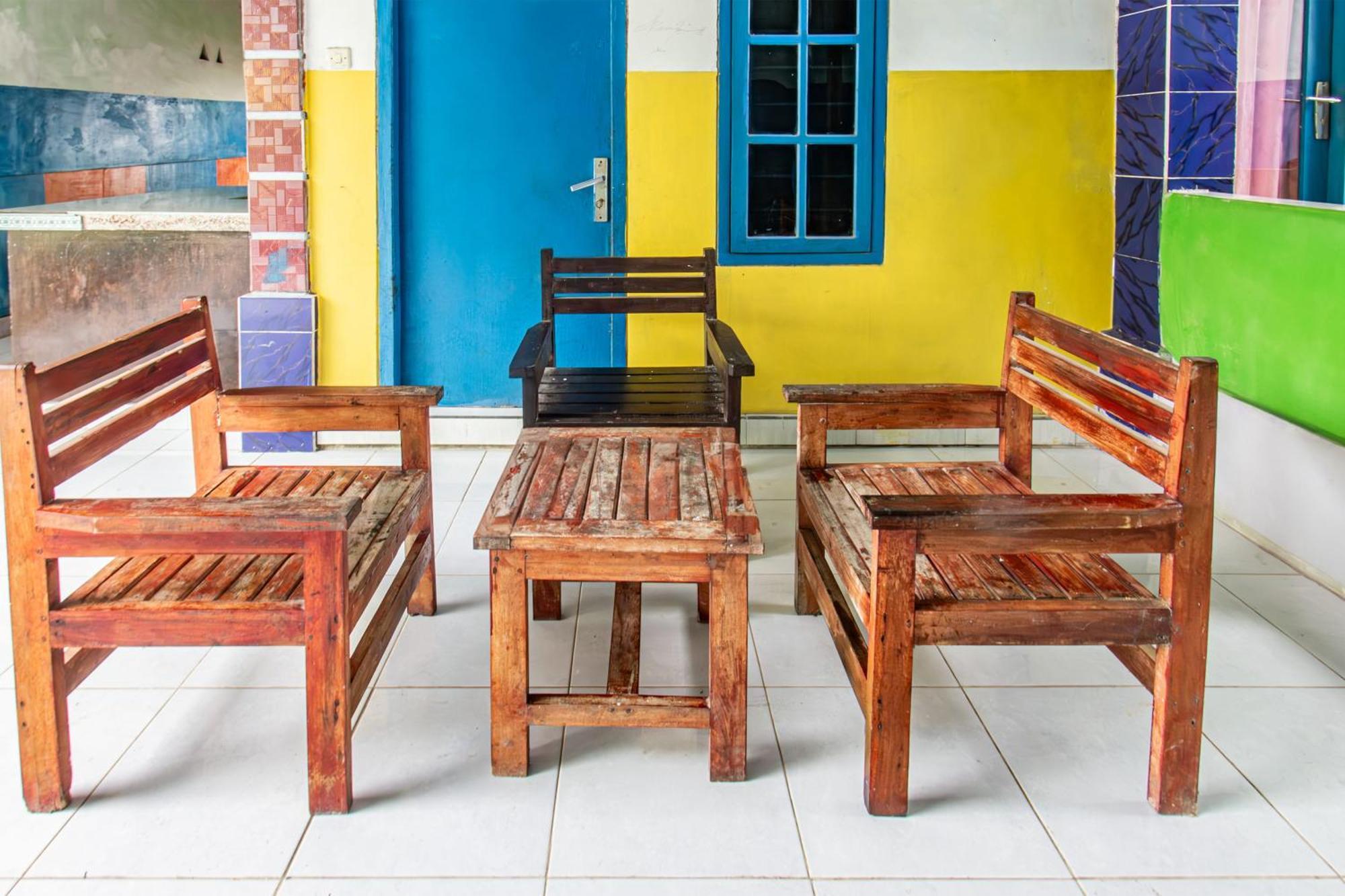 Oyo 93359 Kawi Homestay Praya Exterior foto